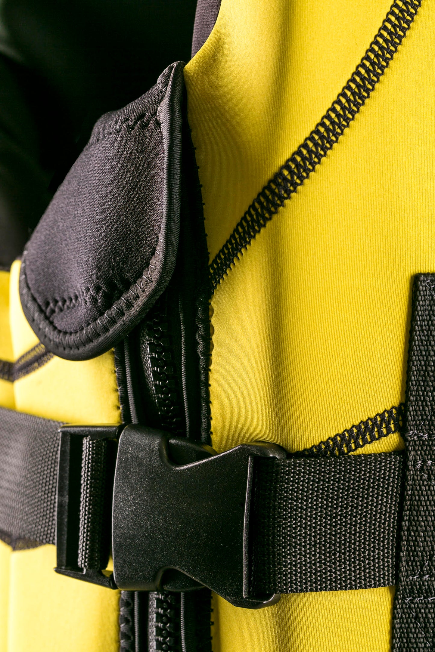 Nob Tow In Vest